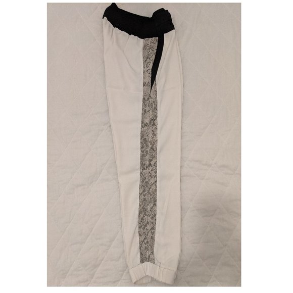 BEBE Pants SZ 8 - Picture 1 of 6